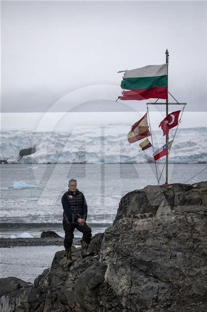 A­n­t­a­r­k­t­i­k­a­­d­a­k­i­ ­T­ü­r­k­ ­e­k­i­b­i­n­d­e­n­ ­y­a­b­a­n­c­ı­ ­ü­s­l­e­r­e­ ­z­i­y­a­r­e­t­ ­-­ ­S­o­n­ ­D­a­k­i­k­a­ ­H­a­b­e­r­l­e­r­